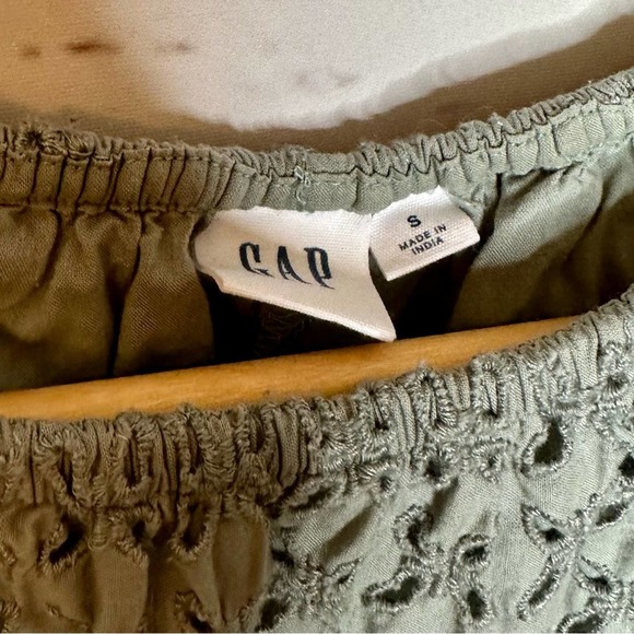 GAP | Short Sleeve Sage Green Eyelet Shift Dress - Picture 5 of 9
